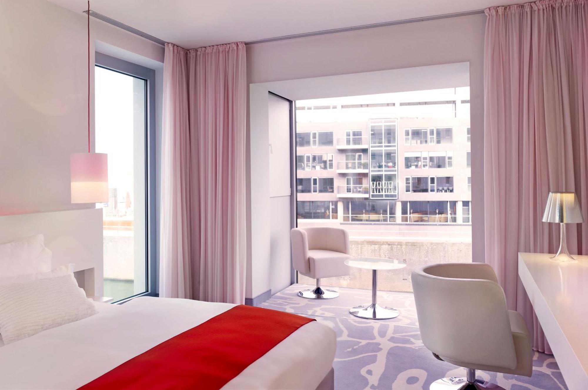 Art'otel Cologne, Powered By Radisson Colónia